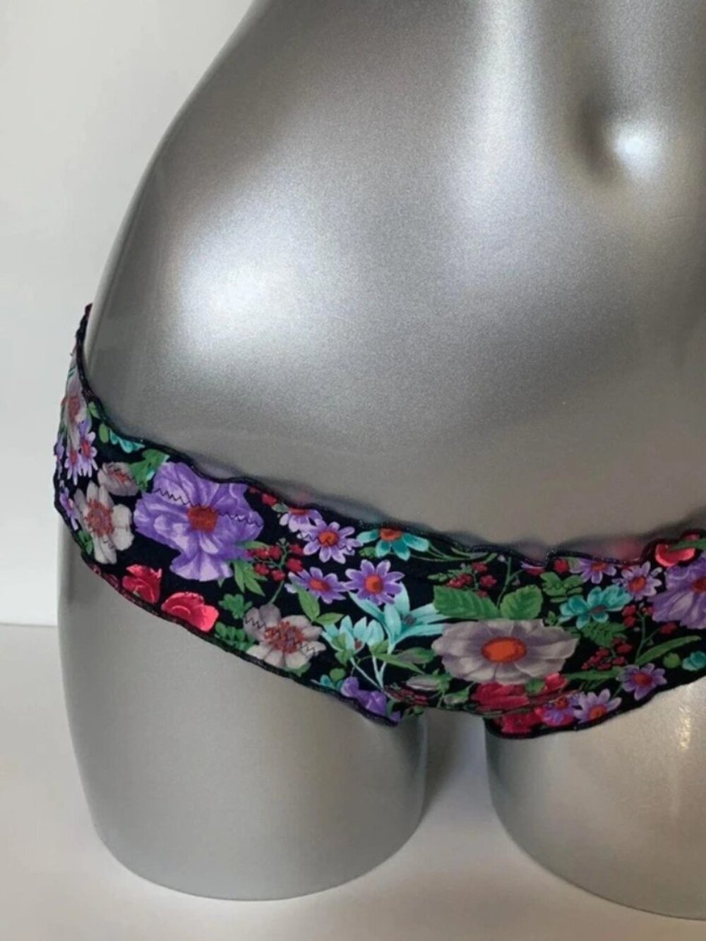 Brand New Victoria's Secret Women's Bikini Bottoms Size Extra Small